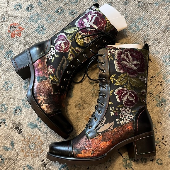 L'Artiste Stylista Floral Lace-Up Heeled Leather Boots - Picture 3 of 17